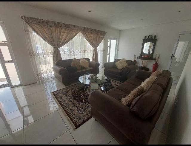 5 BEDROOM HOUSE FOR SALE IN RIVERSPRAY LIFESTYLE ESTATE